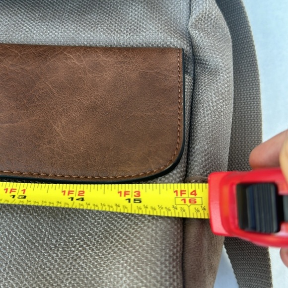 New AUTHENTIC GUESS Mens Leather Messenger/Canvas Travel Bag Camo - Picture 13 of 13